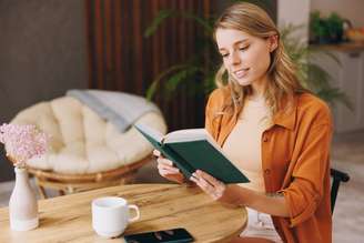 Livros ajudam a ampliar a visão sobre liderança e a fortalecer habilidades essenciais para lidar com os desafios do mundo dos negócios