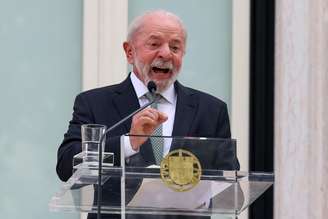 Lula deixou hospital poucas horas após procedimentos