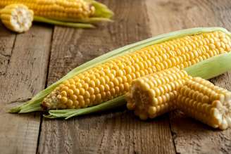 O milho é uma fonte de energia e nutrientes que pode fazer parte de uma alimentação equilibrada