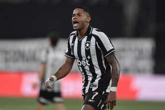 Júnior Santos (Botafogo) durante jogo contra a Chapecoense, no dia 21.04.2026. 