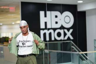 O artista Dominic Tomi