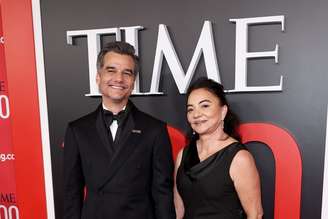 Wagner Moura e sua mãe, Alderiva Moura, em evento da Time