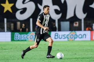 Victor Hugo (Atlético-MG) durante jogo contra o Santos, no dia 11.04.2026.