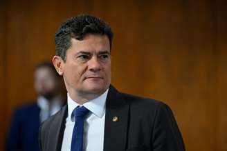 O senador Sérgio Moro (PL) lidera os cenários de primeiro turno no Paraná