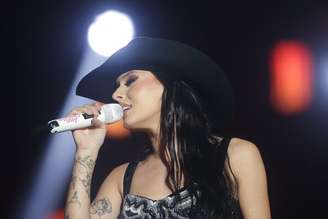 Ana Castela durante apresentação no Rock in Rio 2024; cantora anunciou que planeja pausa na carreira