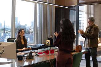 O sonho durou pouco para Gerluce: depois de ser convidada por Rogério para comandar a fundação, ela verá Ferette virar o jogo (Beatriz Damy/Globo)