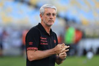 Odair Hellmann, treinador do Athletico 