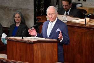 Monarca, que está em Washington, discursou no Congresso americano