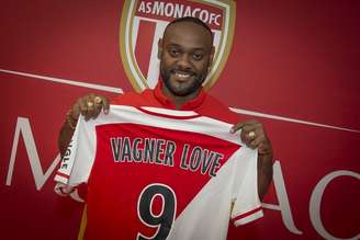 Vagner Love apresentado no Mônaco 