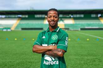 Ênio, atacante da Chapecoense 