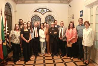Participantes do encontro Dante-Icib em São Paulo que discutiu o ensino do italiano