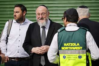 Serviço de emergência judeu Hatzola prestou socorro aos dois homens feridos