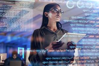 Tecnologia, saúde e segurança digital estão entre os setores que mais ampliam oportunidades