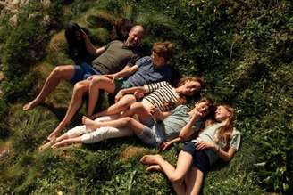 William e Kate publicaram foto em família para celebrar 15 anos de casamento