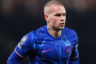 Mudryk com a camisa do Chelsea
