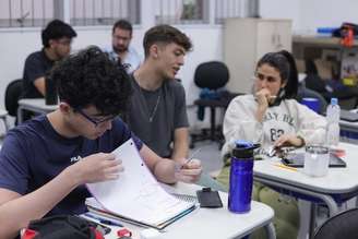 Terapeuta da USP destaca que aceitar as limitações ajuda a reduzir a pressão no período de provas.