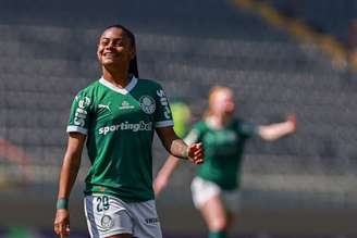 Tainá Maranhão é um dos grandes nomes do futebol feminino nacional –