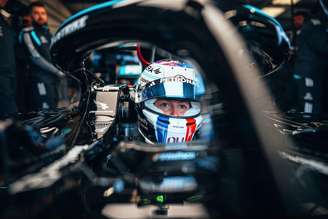 Pin assumiu o volante do carro que desafiou a Mercedes em 2021, o W12.