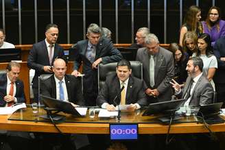 Plenário da Câmara dos Deputados durante sessão conjunta do Congresso Nacional destinada à deliberação do veto presidencial (VET 3/2026) ao projeto que trata da dosimetria das penas aplicadas aos condenados nos atos de 8 de janeiro de 2023.