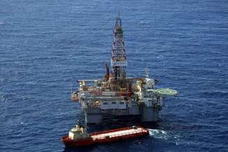 Plataforma de perfuração SS-73, Gold Star, da Petrobras, em operação na Bacia de Campos, no norte do Estado do Rio de Janeiro.