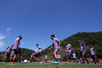 Elenco botafoguense durante atividade