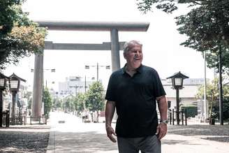 Zico no Japão durante gravação de documentário