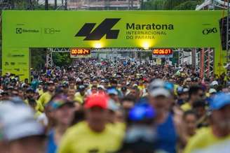 Largada da meia maratona no sábado (Foto: Fernanda Paradizo)