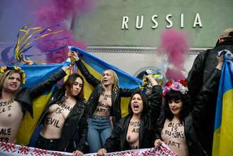 Russas do Pussy Riot e ucranianas do Femen se uniram em protesto contra Moscou na Bienal