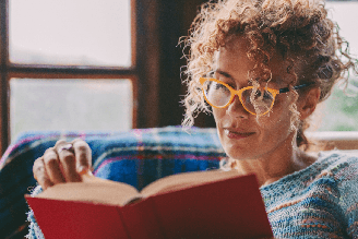 Os livros podem ajudar a envelhecer com mais saúde, autonomia e qualidade de vida