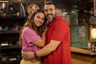 Misael (Belo) e Consuelo (Viviane Araújo)