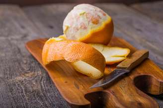Casca de laranja pode ser usada em ritual simples de limpeza espiritual da casa