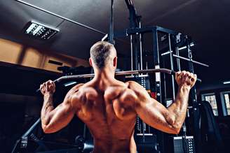 Descubra exercícios eficientes para incluir no treino de costas