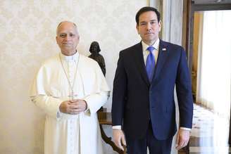 Papa Leão XIV e Marco Rubio durante encontro no Vaticano