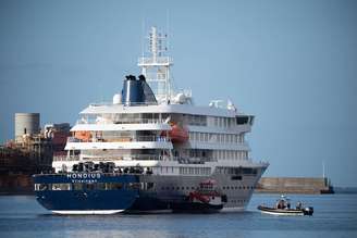 Navio MV Hondius na costa da Espanha