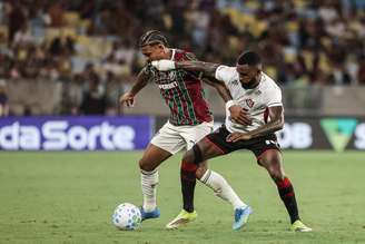 Sob vaias, Fluminense arranca empate contra o Vitória no fim — 