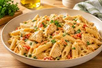 macarrão cremoso.