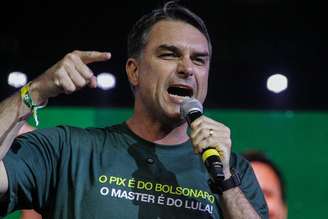 Áudios de Flávio Bolsonaro a Daniel Vorcaro repercutiram no meio político