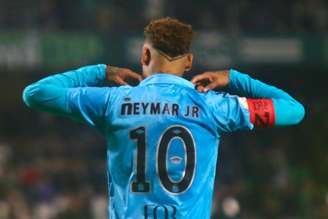 Neymar em partida do Santos contra o Coritiba