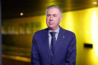 Ancelotti acerta renovação até 2030