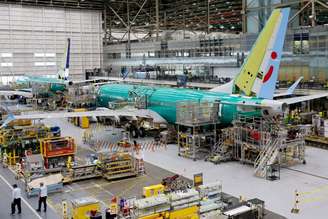 Aeronaves Boeing 737 MAX são montadas na fábrica da empresa em Renton, Washington, EUA, em 25 de junho de 2024. Jennifer Buchanan/Pool via REUTERS