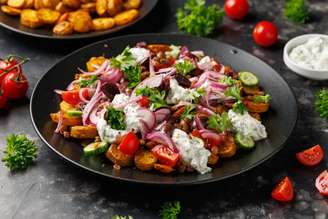 Salada morna com batata dourada e lentilha