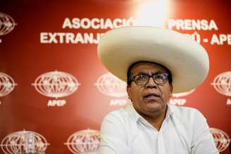 Candidato presidencial de esquerda do Peru Roberto Sánchez em Lima
   30 de abril de 2026      REUTERS/Angela Ponce