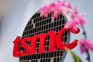 Logotipo da Taiwan Semiconductor Manufacturing Company (TSMC) é exibido no Museu de Inovação da TSMC em Hsinchu, Taiwan, em 9 de abril de 2026
REUTERS/Ann Wang