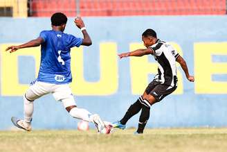 Joias do bairro atuando contra a equipe do Cruzeiro pelo Sub-20 