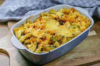 Macarrão de forno com legumes