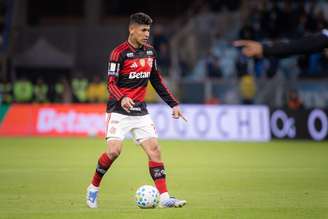Jorge Carrascal (Flamengo) durante jogo contra o Grêmio, no dia 10.05.2026. 
