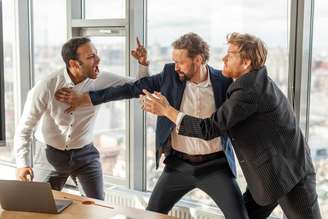 Veja quais combinações do zodíaco têm mais chances de gerar rivalidade no trabalho