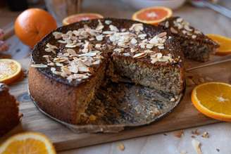 Bolo de laranja e amêndoas sem glúten de liquidificador