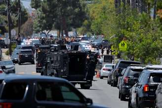 Equipes de emergência respondem a uma situação de atirador ativo no Centro Islâmico em San Diego
18 de maio de 2026
REUTERS/Mike Blake