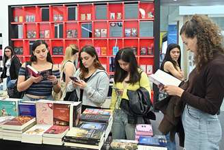 Jovens com até 25 anos foram 24% do público no Salão do Livro de Turim